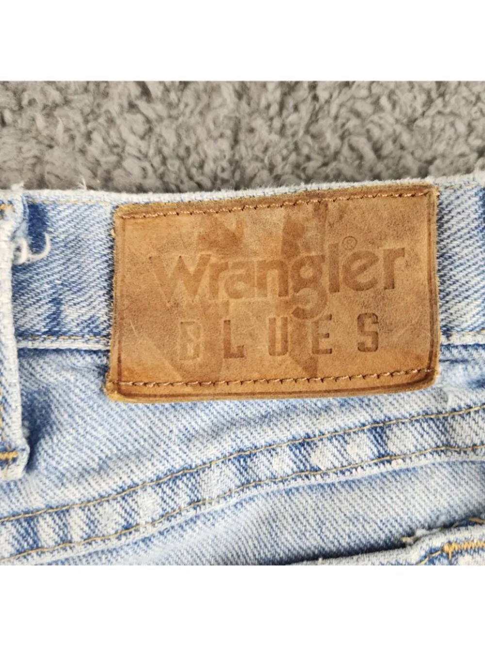 Men's Relaxed Fit Straight Leg Blue Jeans 36x30 Distressed Wrangler Workwear - Picture 9 of 11